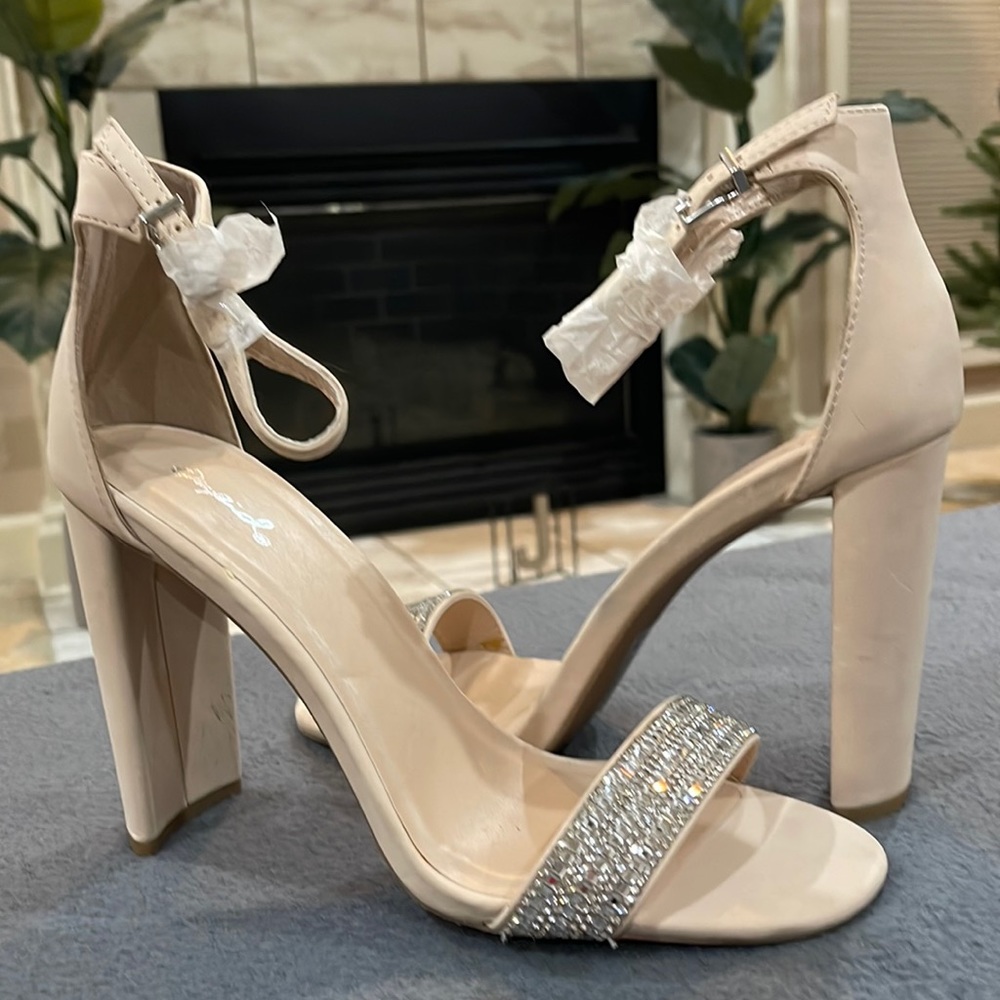 Nude heels never worn size 9 from Miss Lola